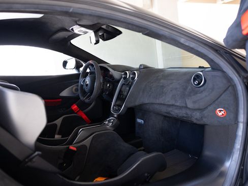 Used 2020 McLaren 620R RWD image 56