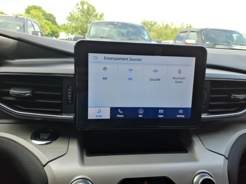 Used 2023 Ford Explorer XLT w/ Equipment Group 202A RWD image 20