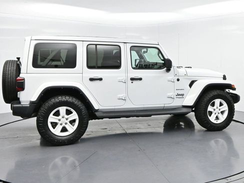 Used 2022 Jeep Wrangler Unlimited Sahara w/ LED Lighting Group AWD/4WD image 8