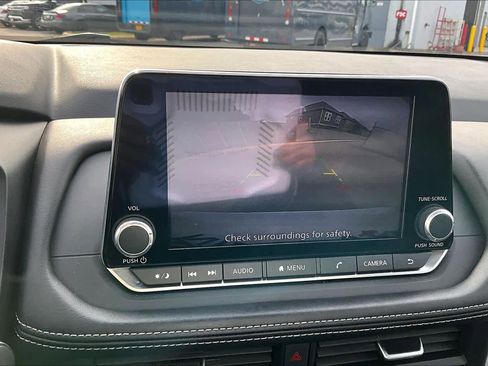 Certified 2024 Nissan Rogue SV image 26