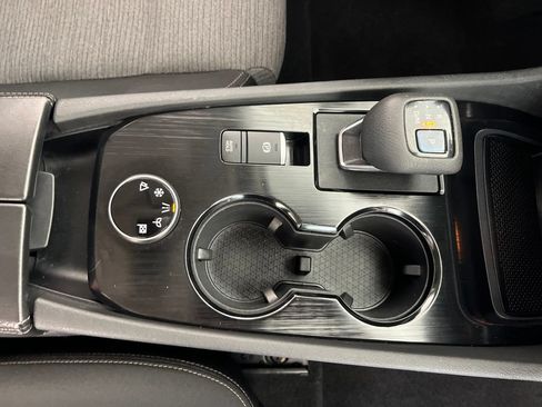 Used 2021 Nissan Rogue SV AWD/4WD image 22