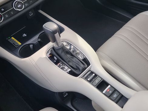 Used 2023 Honda HR-V EX-L image 18