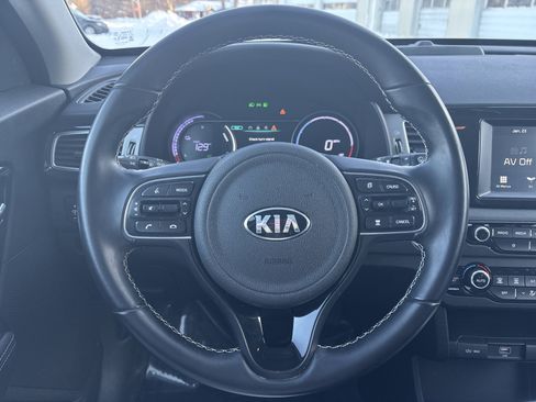 Used 2019 Kia Niro EX image 25