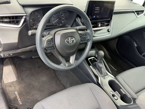 Used 2023 Toyota Corolla LE FWD image 4