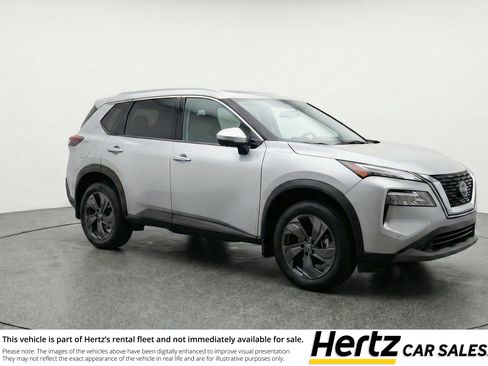 Used 2025 Nissan Rogue SV image 1