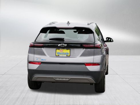 Used 2023 Chevrolet Bolt EUV Premier w/ Sun & Sound Package FWD image 6