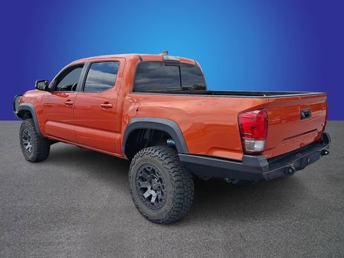 Used 2017 Toyota Tacoma TRD Off-Road w/ Tow Package AWD/4WD image 6