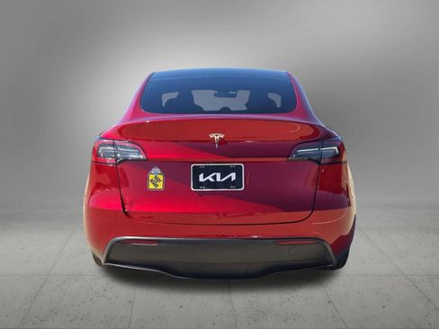 Used 2024 Tesla Model Y 2WD image 5