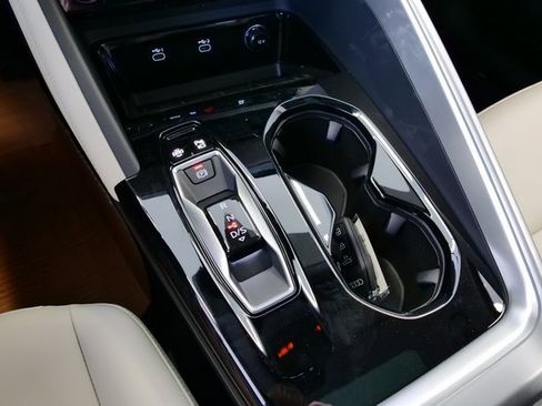 New 2025 Audi Q5 Premium image 25