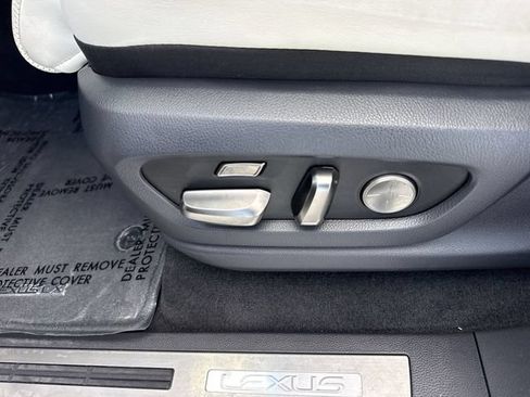 Used 2024 Lexus LX 600 4WD w/ Luxury Package image 12