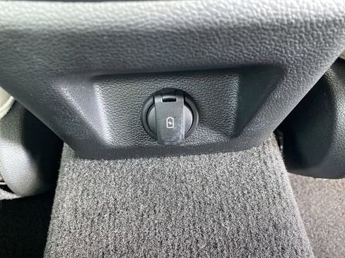 Used 2023 Genesis G70 3.3T w/ Sport Prestige Package image 39