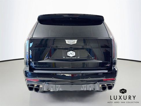Used 2025 Cadillac Escalade V w/ LPO, ONYX Package AWD/4WD image 7