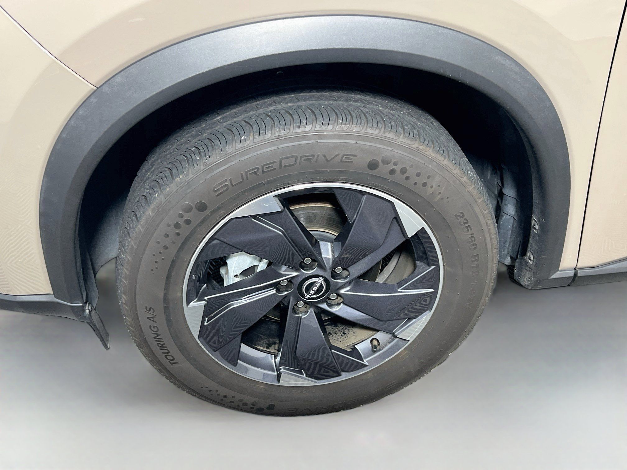 Used 2025 Nissan Rogue SV FWD image 13