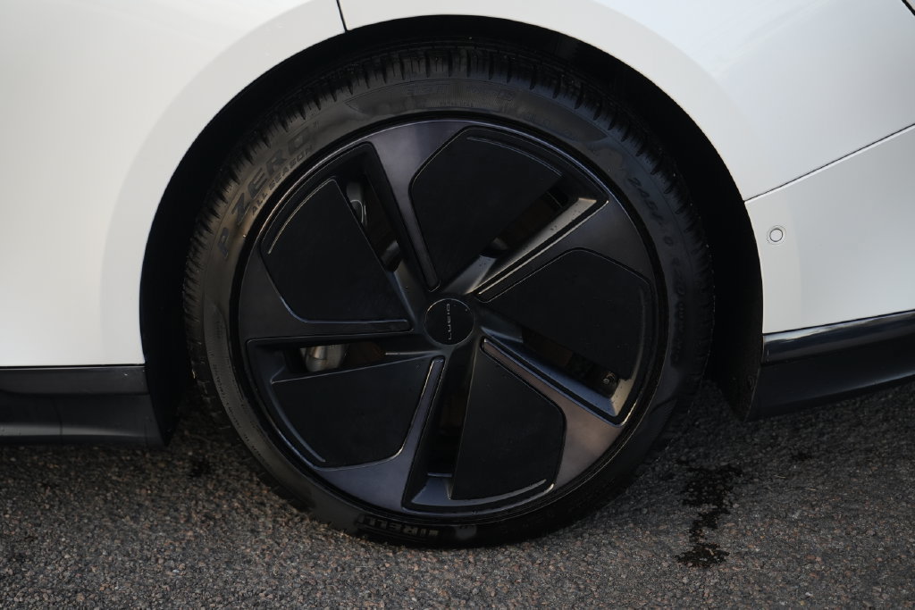 Used 2024 Lucid Air Pure RWD image 14