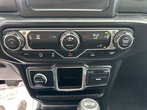Used 2023 Jeep Wrangler Unlimited Sport AWD/4WD image 21