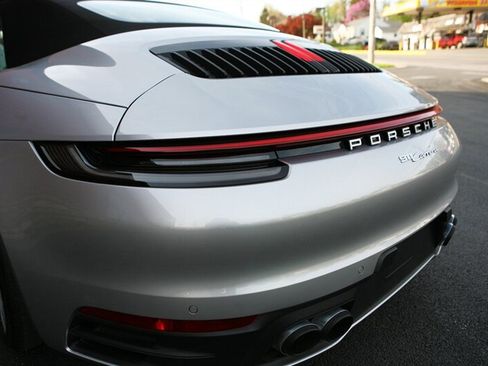 Used 2024 Porsche 911 Carrera w/ Premium Package RWD image 11