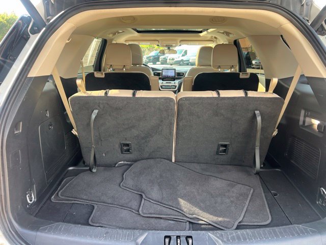 Used 2024 Ford Explorer XLT w/ Equipment Group 202A AWD/4WD image 15