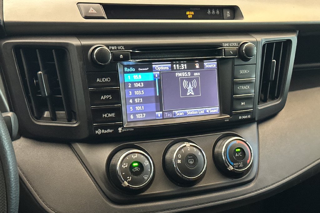 Used 2017 Toyota RAV4 LE FWD image 18