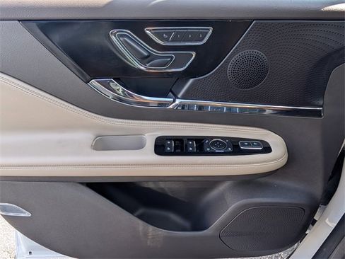 Used 2024 Lincoln Corsair FWD image 30