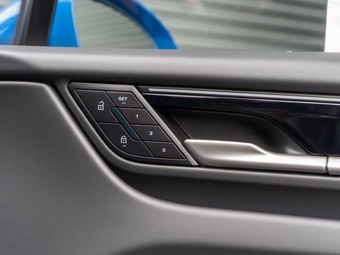 New 2026 Porsche Macan Electric RWD image 34