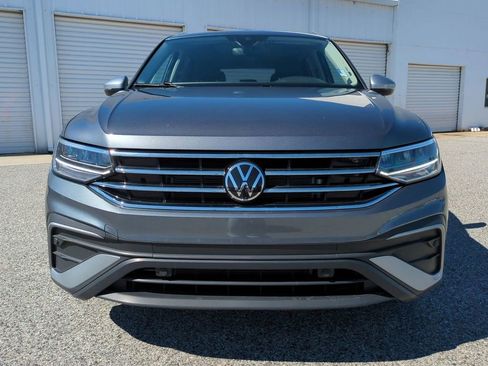 Used 2024 Volkswagen Tiguan SE image 9