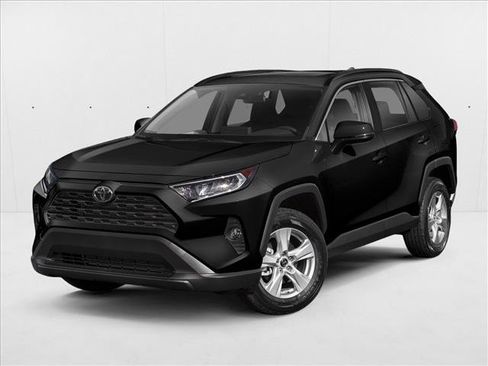 Used 2021 Toyota RAV4 XLE image 1