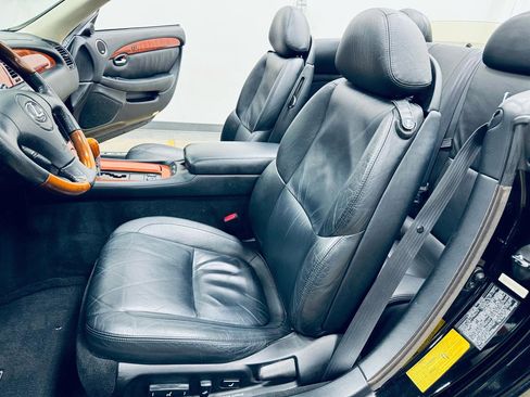 Used 2002 Lexus SC 430 Convertible image 32