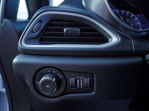 New 2026 Chrysler Pacifica Select image 24