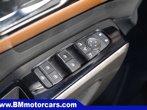 Used 2022 Nissan Pathfinder Platinum w/ Cargo Package AWD/4WD image 26