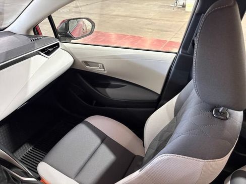 Used 2026 Toyota Corolla LE AWD/4WD image 17