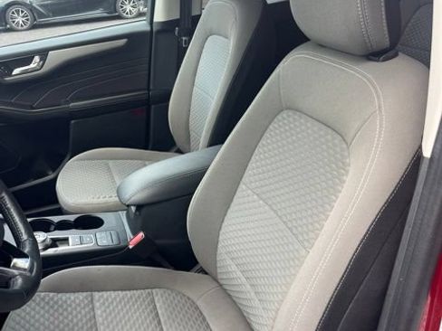 Used 2021 Ford Escape SE w/ SE Sport Appearance Package AWD/4WD image 9