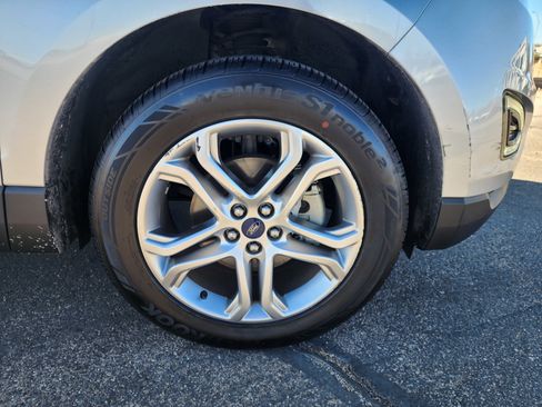 Used 2015 Ford Edge Titanium w/ Equipment Group 301A image 10