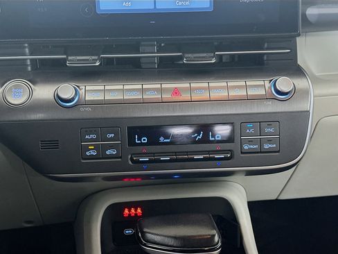 Used 2024 Hyundai Kona SEL FWD image 24