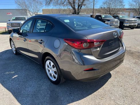 Used 2018 MAZDA MAZDA3 Sport image 5