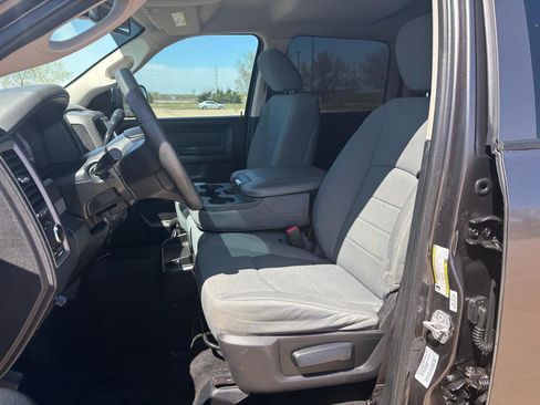 Used 2016 RAM 2500 Tradesman w/ Chrome Appearance Group image 10