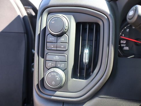 Used 2025 Chevrolet Silverado 1500 Custom Trail Boss w/ LPO, Dark Essentials Package image 15