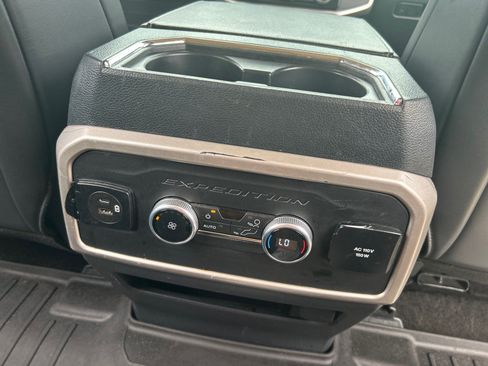 Used 2022 Ford Expedition XLT AWD/4WD image 23