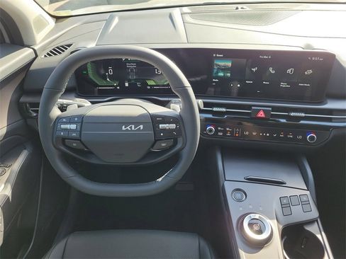 New 2026 Kia Sportage EX image 19