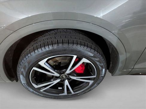 Certified 2025 Audi Q5 2.0T Premium Plus w/ Premium Plus Package image 23