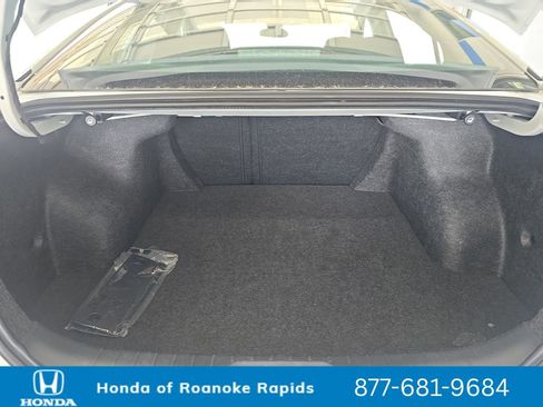 Used 2025 Nissan Altima 2.5 SV FWD image 19