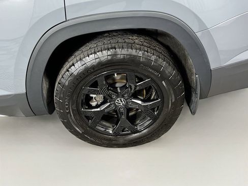 Used 2024 Volkswagen Atlas Peak Edition SE AWD/4WD image 31