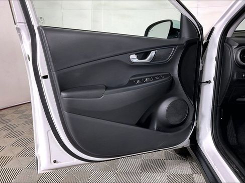 Used 2023 Hyundai Kona SE w/ Cargo Package image 22