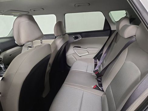 Certified 2025 Kia Soul LX image 17