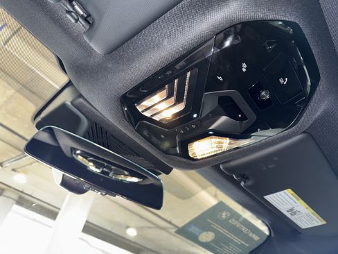 Certified 2025 BMW 530i image 31