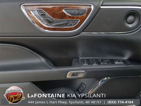 Used 2018 Lincoln Continental Reserve w/ Continental Climate Package image 12