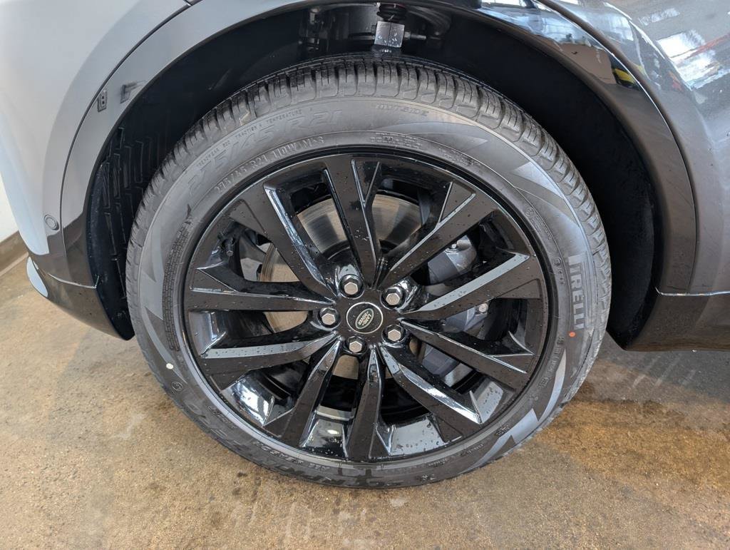 New 2026 Land Rover Discovery Limited Edition AWD/4WD image 7