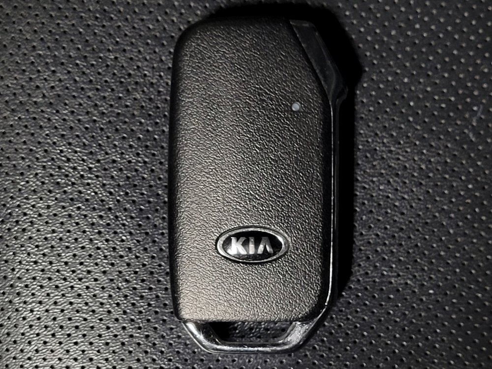 Used 2020 Kia Telluride S w/ S 8 Passenger Seating Package FWD image 32