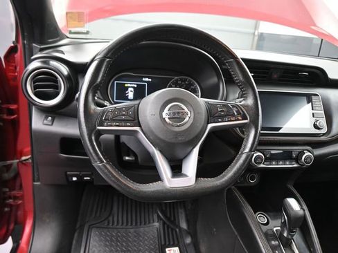 Used 2019 Nissan Kicks SR w/ SR Premium Package FWD image 37