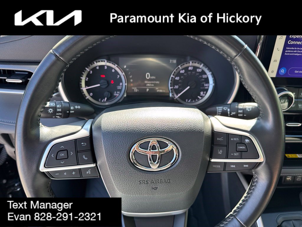 Used 2023 Toyota Highlander XLE FWD image 28