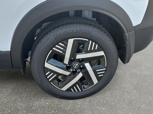 New 2026 Nissan Kicks SV w/ SV Premium Package FWD image 31